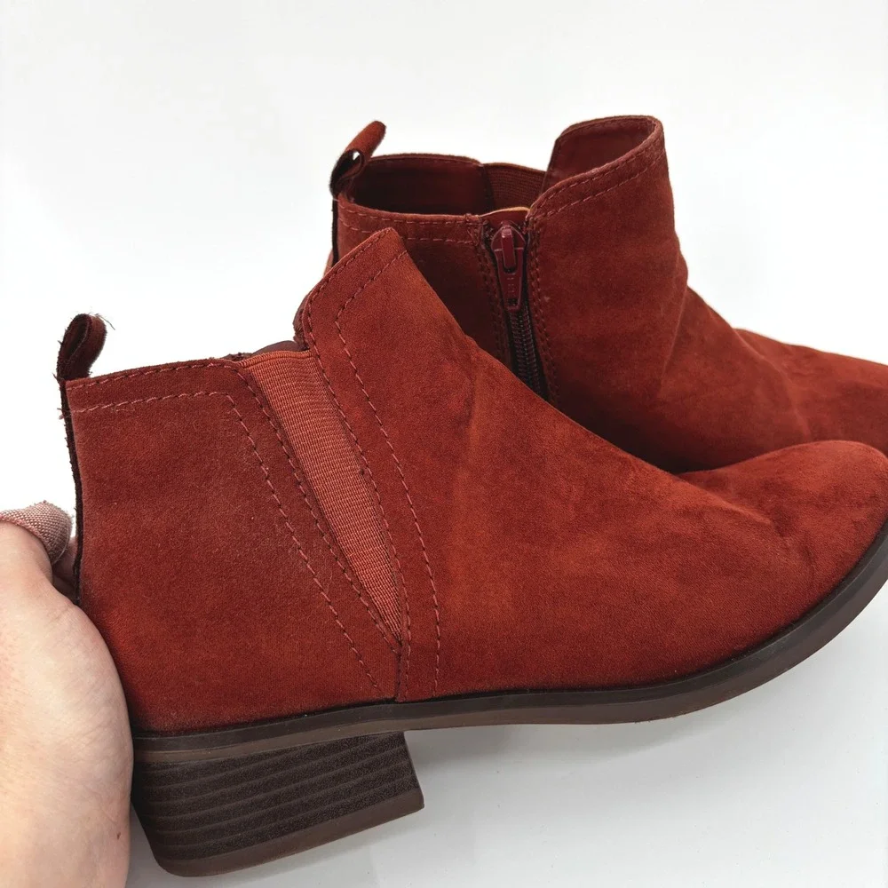 Time and Tru Womens Orange Suede Ankle Boots Side Zip Block Heel Size 7, Booties